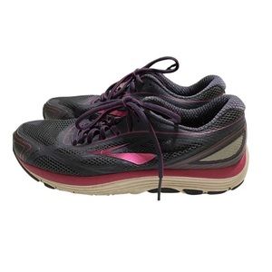 Brooks Dyad Carpe Runem Sneakers navy pink size 10.5